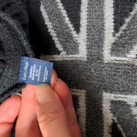 𝅺baby GAP Union Jack knit pullover sweater British English 18-24 mos - Picture 2 of 5